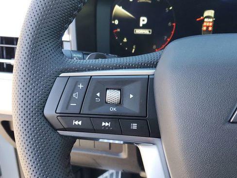 New 2026 Mitsubishi Outlander SEL FWD image 18