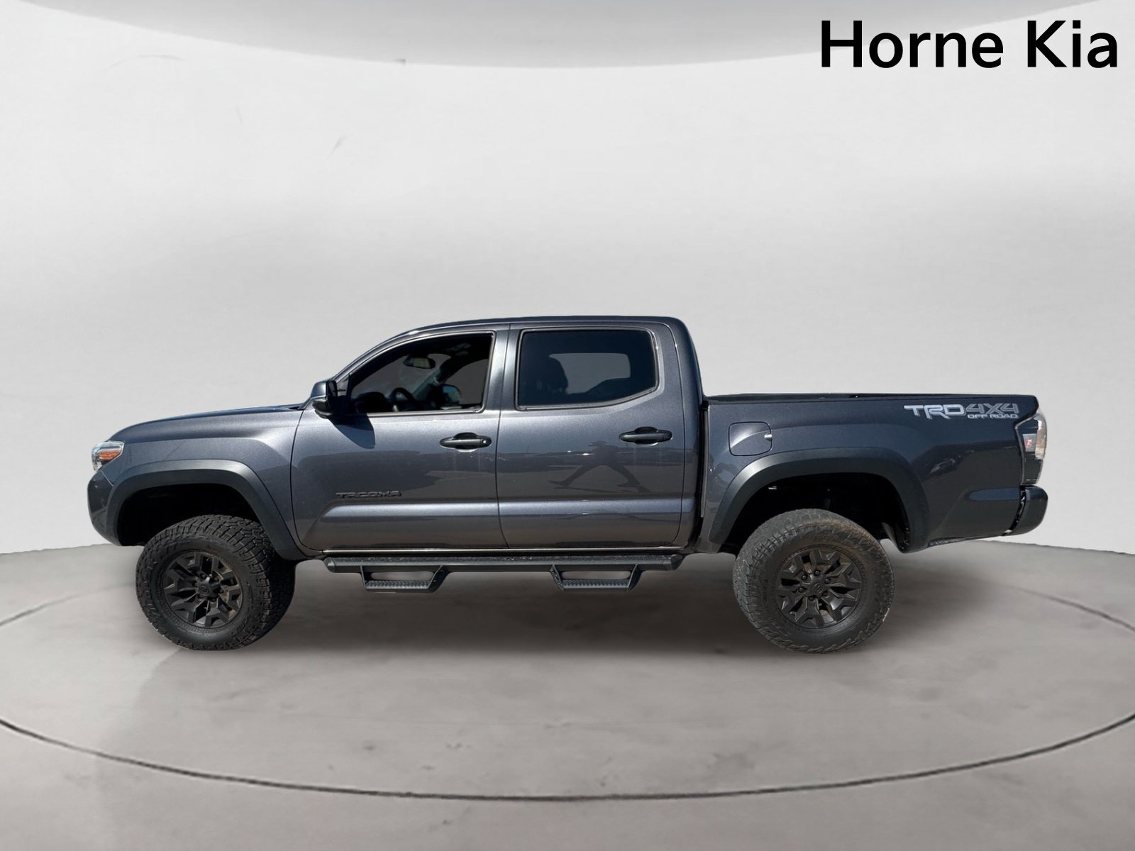 Used 2020 Toyota Tacoma TRD Off-Road w/ Technology Package AWD/4WD image 6