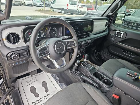 Used 2024 Jeep Wrangler Unlimited Sahara w/ Technology Group image 22