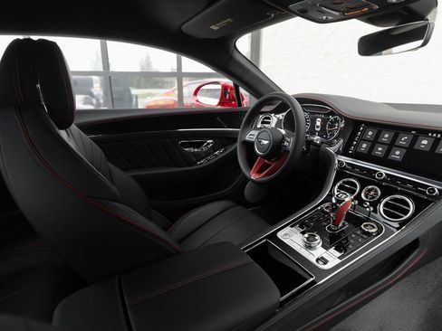 Used 2024 Bentley Continental GT image 2