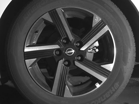 Used 2025 Nissan Sentra SV FWD image 17