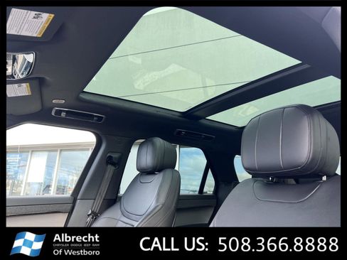 Used 2025 Land Rover Range Rover Sport SE image 31