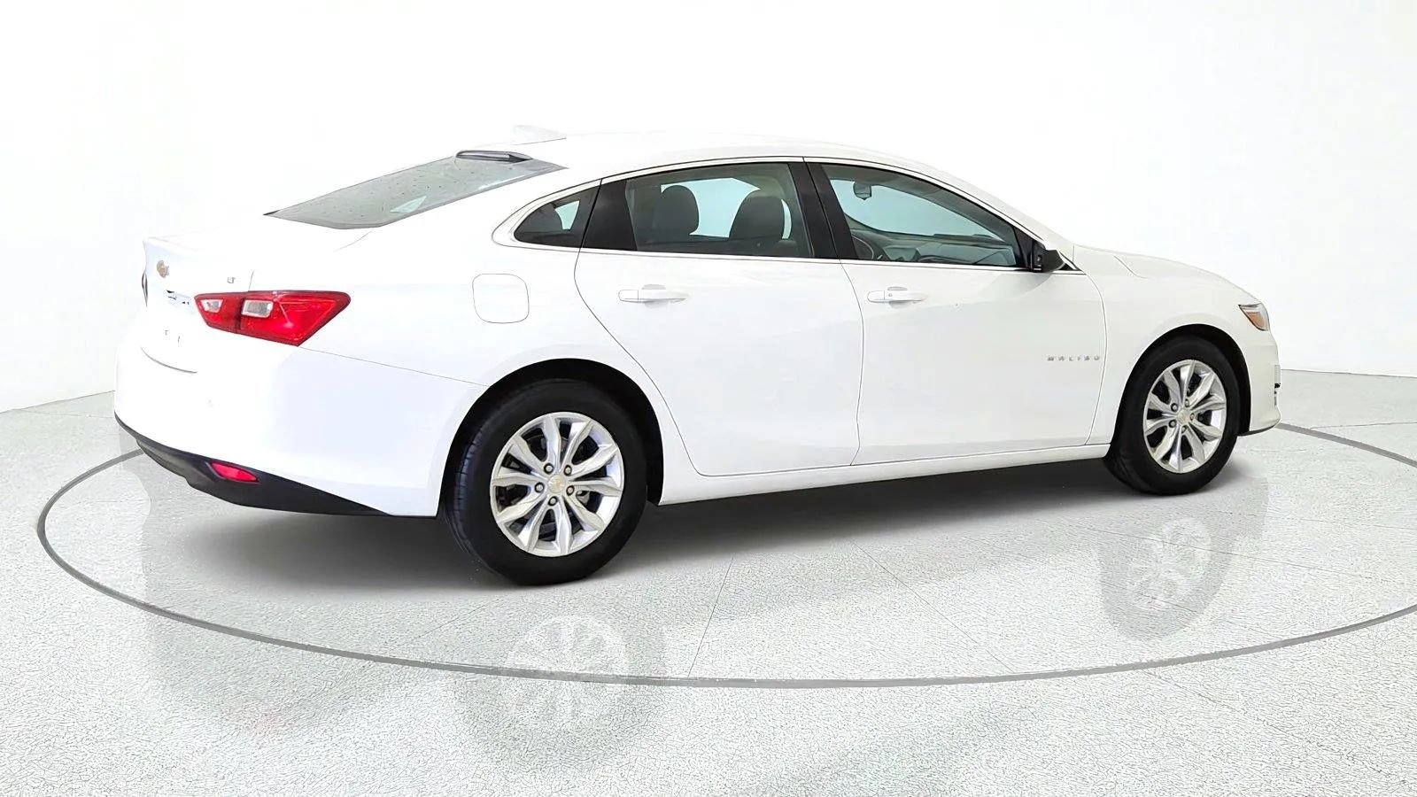 Used 2024 Chevrolet Malibu LT FWD image 9