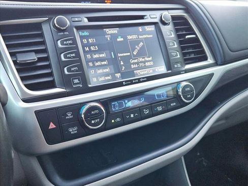 Used 2018 Toyota Highlander Limited image 15