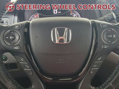 Used 2018 Honda Pilot Touring image 18