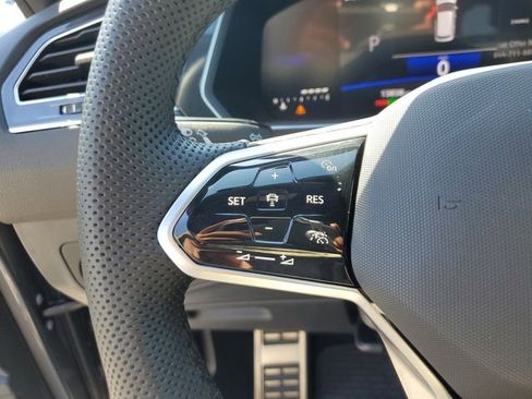 Used 2024 Volkswagen Tiguan SE R-Line image 26