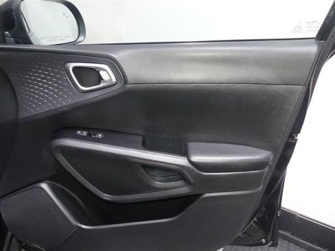 Used 2021 Kia Soul S FWD image 19