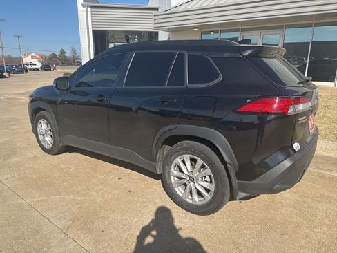 Used 2022 Toyota Corolla Cross LE w/ Moonroof Package image 5