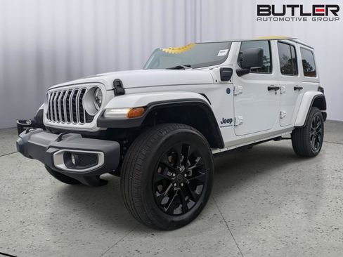 Used 2025 Jeep Wrangler Unlimited Sahara w/ Safety Group AWD/4WD image 1