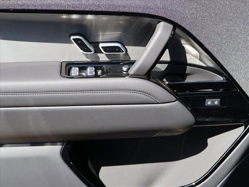 New 2026 Land Rover Range Rover Sport SE AWD/4WD image 10