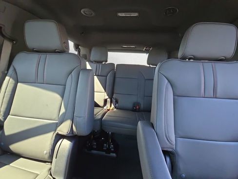 Used 2025 Chevrolet Tahoe RST w/ RST Performance Edition AWD/4WD image 21
