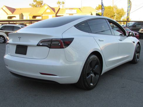 Used 2021 Tesla Model 3 Standard Range Plus image 12