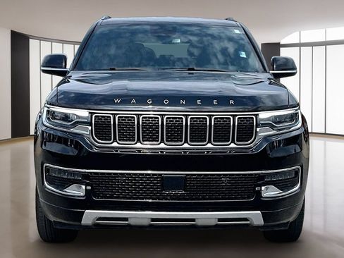 Used 2024 Jeep Wagoneer Series II w/ Flexible Seating Group RWD image 3