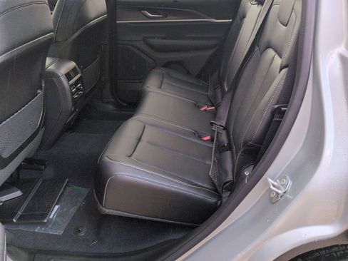 New 2025 Jeep Grand Cherokee Limited w/ Luxury Tech Group II image 19