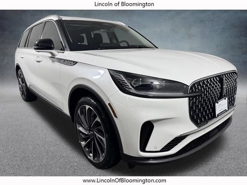 Used 2025 Lincoln Aviator Reserve w/ Equipment Group 201A AWD/4WD image 13