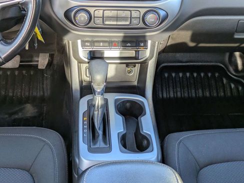 Used 2022 Chevrolet Colorado LT w/ Fleet Safety Package image 20