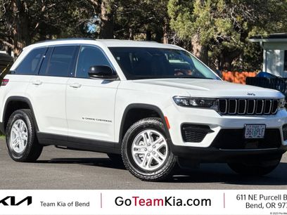 Used 2023 Jeep Grand Cherokee Laredo