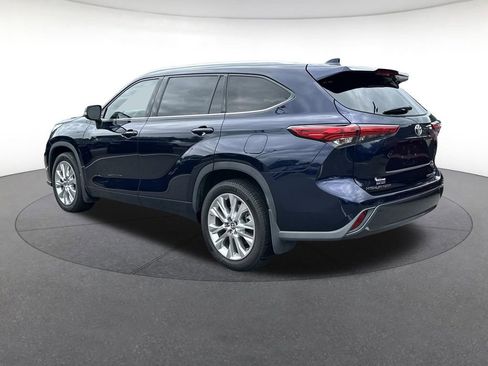 Used 2020 Toyota Highlander Limited AWD/4WD image 3