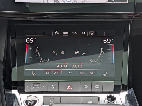 Used 2021 Audi e-tron Premium AWD/4WD image 28
