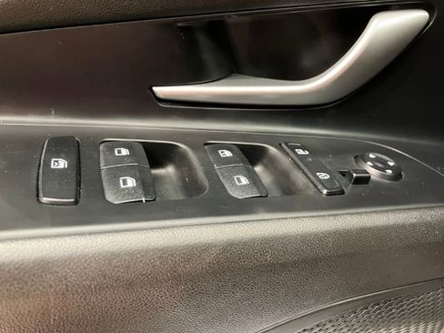 Used 2024 Hyundai Elantra SE image 21