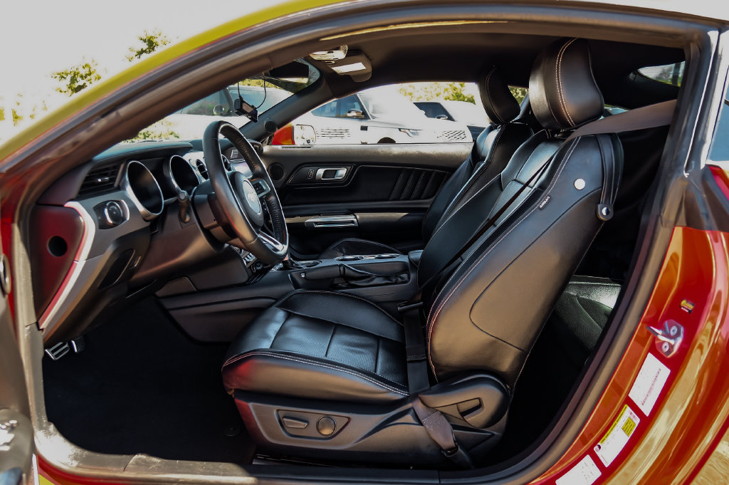Used 2022 Ford Mustang Premium RWD image 30