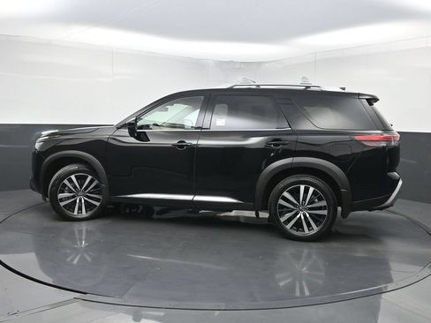 Used 2025 Nissan Pathfinder Platinum FWD image 45