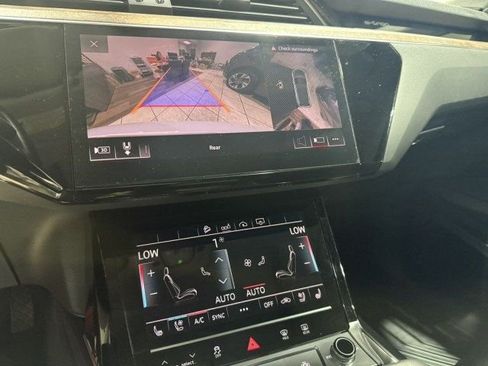 Used 2019 Audi e-tron Premium Plus image 17