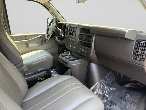 Used 2023 GMC Savana 2500 Extended w/ Driver Convenience Package RWD image 33