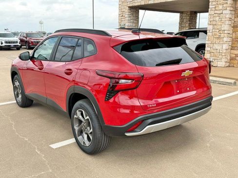 New 2026 Chevrolet Trax LT w/ Driver Confidence Package FWD image 3