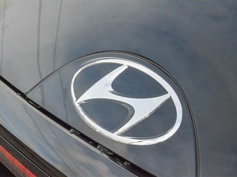 Certified 2024 Hyundai Tucson Limited image 8