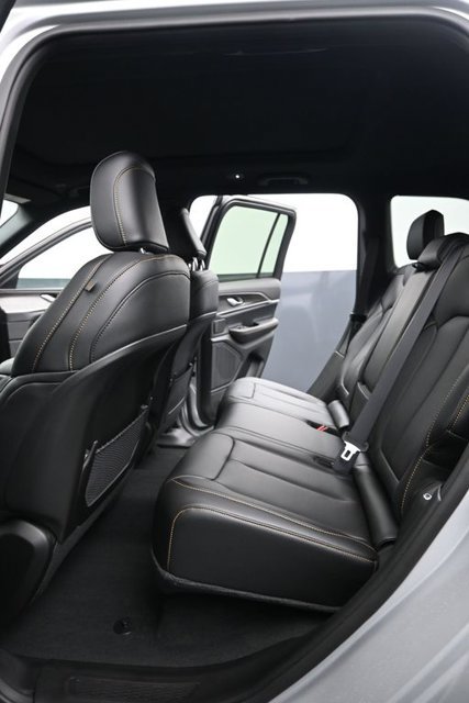 New 2026 Jeep Grand Cherokee Limited AWD/4WD image 8