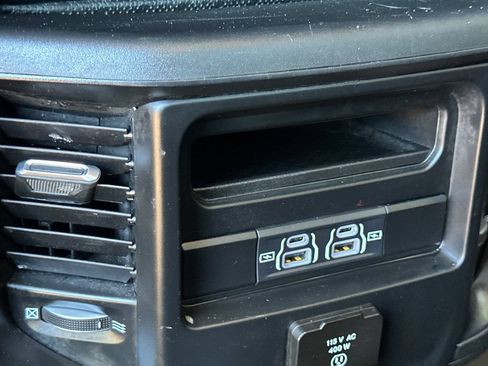 Used 2022 RAM 1500 Laramie AWD/4WD image 41