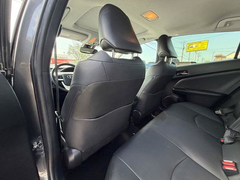 Used 2017 Toyota Prius Four w/ Advanced Technology Package FWD image 11