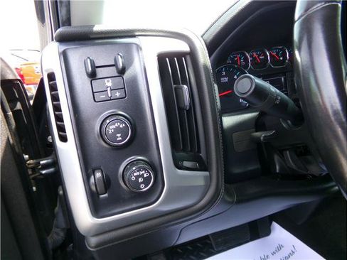 Used 2017 GMC Sierra 1500 SLE w/ SLE Value Package AWD/4WD image 3