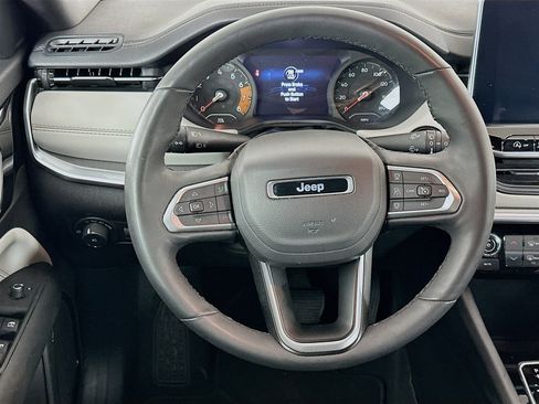 Used 2025 Jeep Compass Limited AWD/4WD image 18