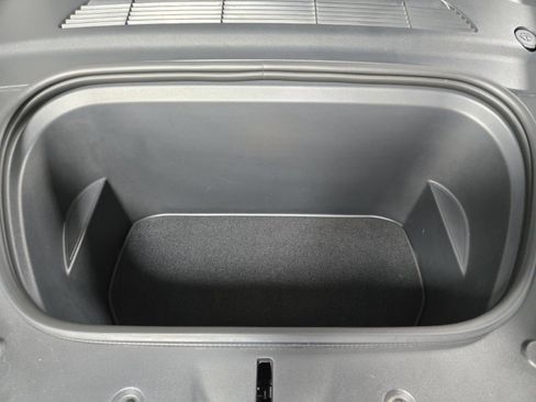 Used 2022 Tesla Model Y Performance image 23