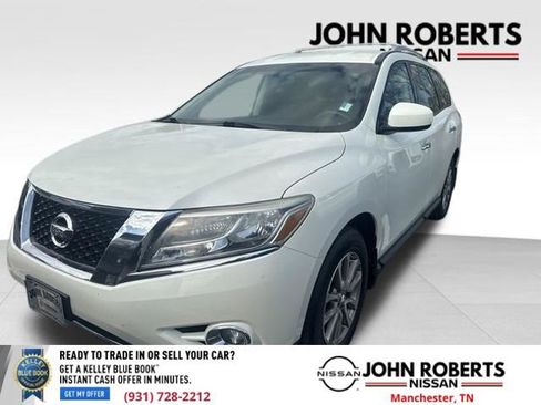 Used 2015 Nissan Pathfinder SV w/ Trailer Tow Package image 2