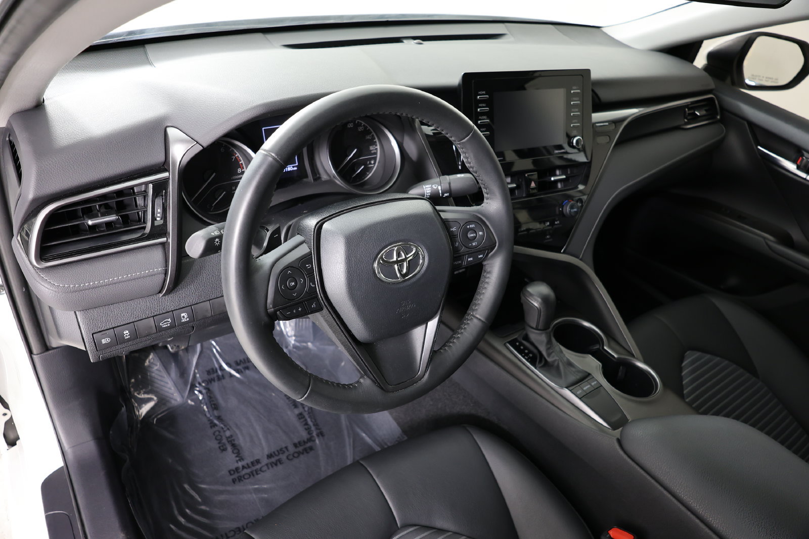 Used 2023 Toyota Camry SE FWD image 13