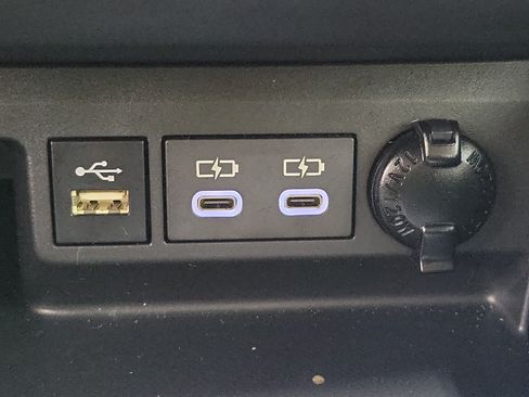 Certified 2024 Toyota Highlander XLE FWD image 30