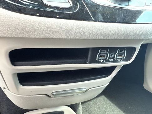Used 2023 Chrysler Voyager LX FWD image 22