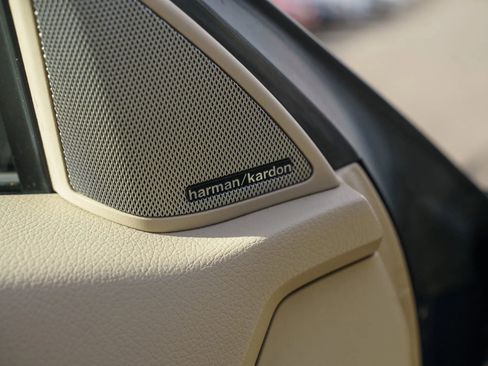 Used 2014 Mercedes-Benz E 550 Cabriolet image 19