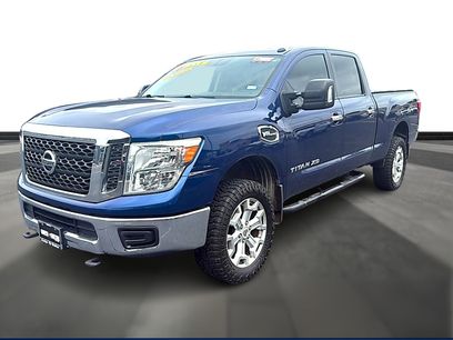 Used 2017 Nissan Titan SV w/ Heavy Duty GAWR Package