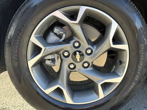 Used 2024 Chevrolet Trax LT w/ LT Convenience Package image 8