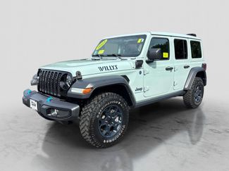 Used 2023 Jeep Wrangler Unlimited w/ Sun & Screen Package AWD/4WD video 1