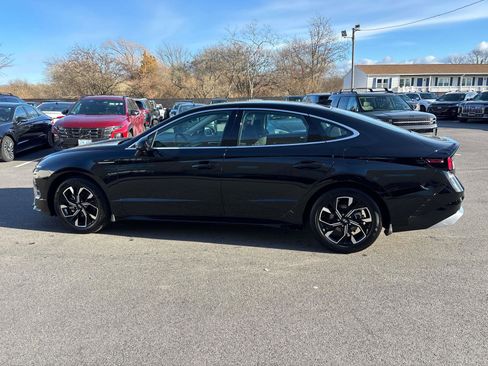 Used 2025 Hyundai Sonata SEL FWD image 2