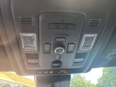 Used 2023 Chevrolet Tahoe High Country AWD/4WD image 26
