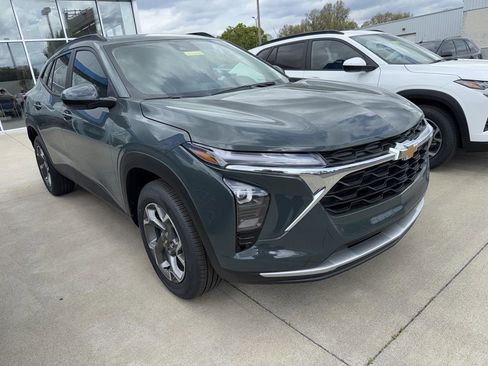 New 2026 Chevrolet Trax LT image 1