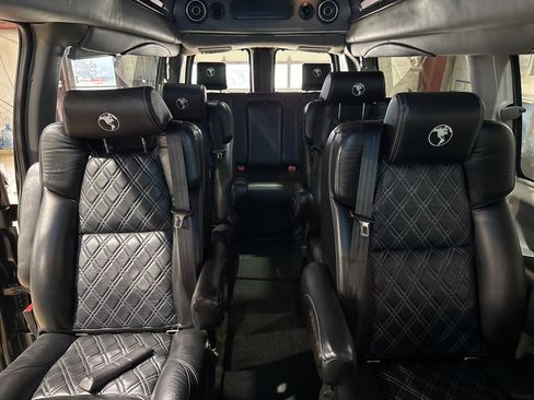 Used 2020 GMC Savana 2500 Extended w/ Enhanced Convenience Package image 28