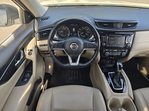 Used 2020 Nissan Rogue SV w/ Premium Package FWD image 13