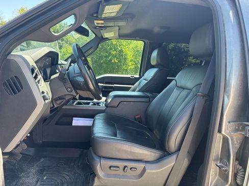 Used 2011 Ford F250 Lariat w/ Lariat Interior Pkg AWD/4WD image 8